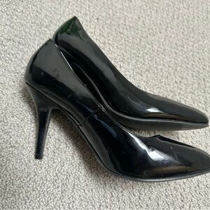 Ellie women’s 8400 Black Patent Heels